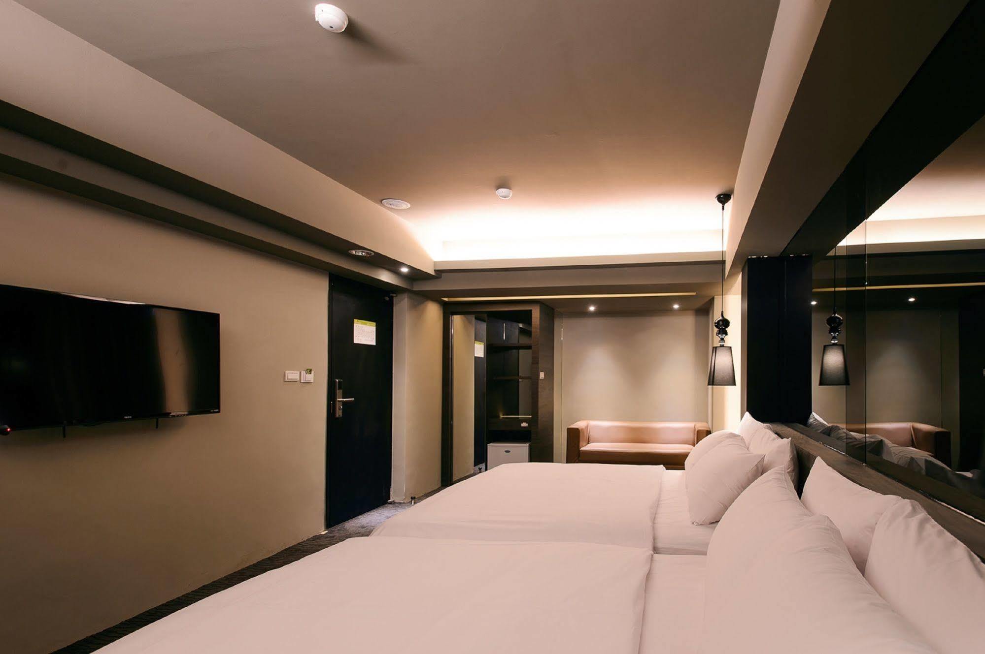 Kiwi Express Hotel - Jiuru Rd Kao-siung Exteriér fotografie