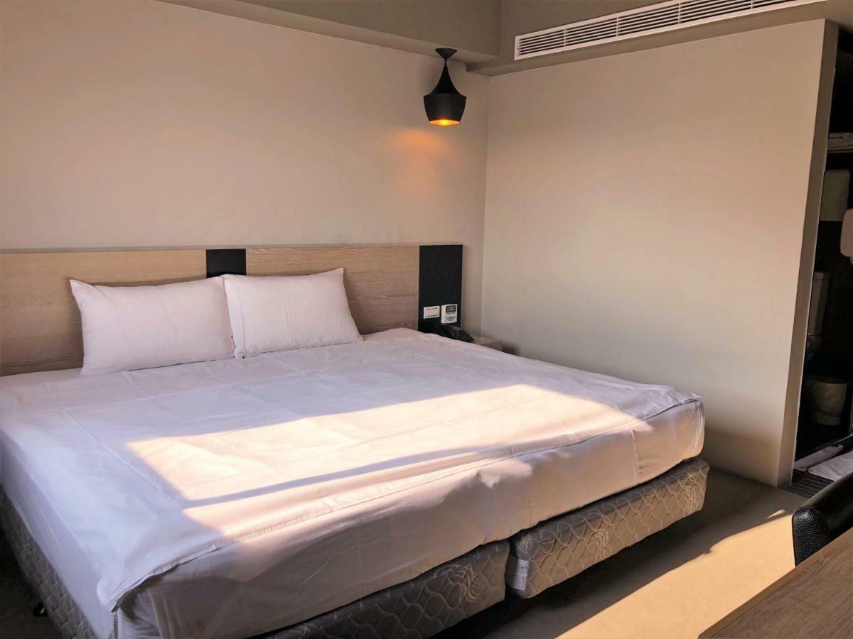 Kiwi Express Hotel - Jiuru Rd Kao-siung Exteriér fotografie